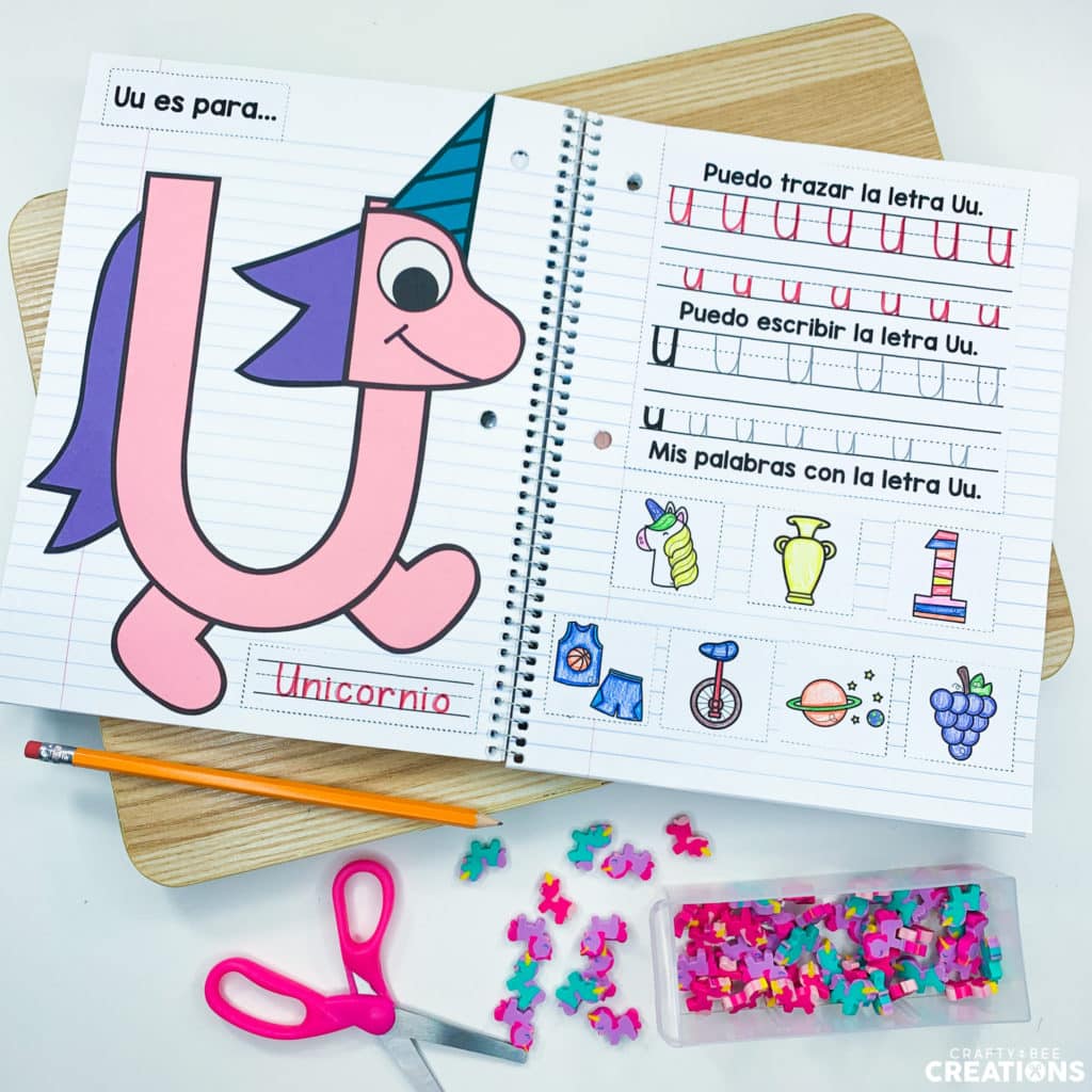 Uu es para Unicornio ( U is for unicorn). An example of a page from the Spanish Alphabet Interactive Notebook.