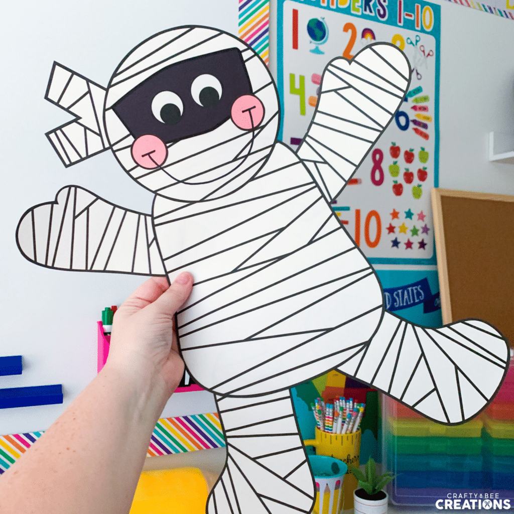 Cute mummy craft for preschool and kindergarten kids.